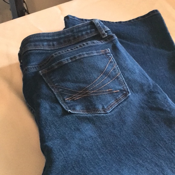 Simply Vera wang jeans - Picture 3 of 4